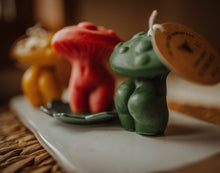 Load image into Gallery viewer, Mushroom Beeswax Candle