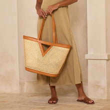 Load image into Gallery viewer, Triangle Rattan Tote