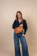 Load image into Gallery viewer, Drew Maxi l Wild Oak Soft Grain Leather
