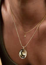 Load image into Gallery viewer, Tiny Star Necklace