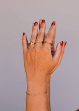 Load image into Gallery viewer, Petite Link Chain Bracelet