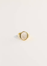 Load image into Gallery viewer, Signet Ring | Mother of Pearl