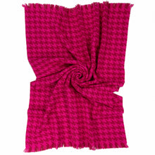 Load image into Gallery viewer, Houndstooth Throw | Pink