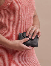 Load image into Gallery viewer, Harmonica Wallet | Black Classic Leather