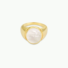 Load image into Gallery viewer, Signet Ring | Mother of Pearl