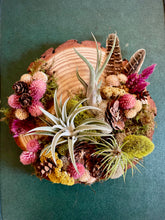 Load image into Gallery viewer, Air Plants & Botanicals Workshop on Pine Round
