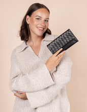 Load image into Gallery viewer, Pau's Pouch | Black Woven Leather