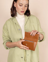 Load image into Gallery viewer, Pau's Pouch | Cognac Woven Leather