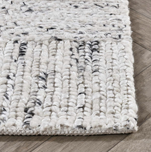 Load image into Gallery viewer, Sosa | Ivory/ Black Rug