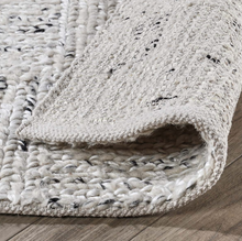 Load image into Gallery viewer, Sosa | Ivory/ Black Rug