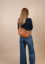 Load image into Gallery viewer, Drew Maxi l Wild Oak Soft Grain Leather