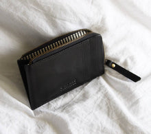 Load image into Gallery viewer, Lola's Purse l Black Classic Leather