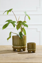 Load image into Gallery viewer, Ferris Footed Pot