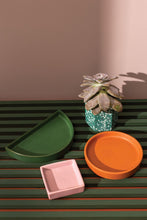 Load image into Gallery viewer, Lizzy Saucer