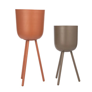 Matte Planter with Legs