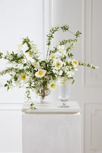 Load image into Gallery viewer, Oster Vase