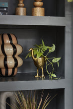 Load image into Gallery viewer, Ostrich Pot
