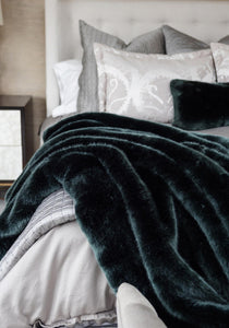 Couture Faux Fur Throw l Emerald Mink