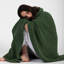 Load image into Gallery viewer, Washed Chevron Throw Blanket
