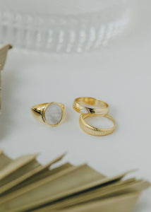 Signet Ring | Mother of Pearl