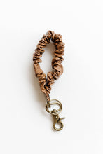 Load image into Gallery viewer, Scrunchie Keychain l Brown Leather
