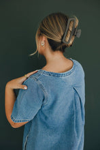 Load image into Gallery viewer, Must Have Claw Clip | Brown
