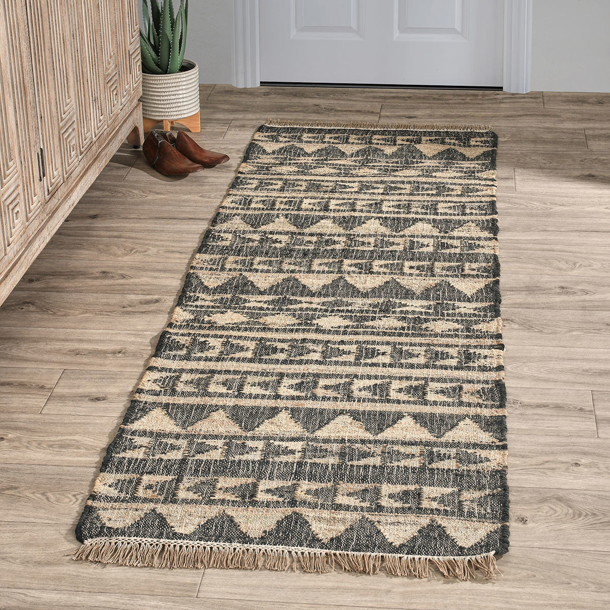 Solana Rug | Black – Botanical Dwellings