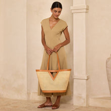 Load image into Gallery viewer, Triangle Rattan Tote
