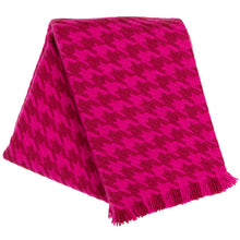 Load image into Gallery viewer, Houndstooth Throw | Pink
