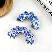 Load image into Gallery viewer, Wave Hair Clip
