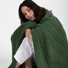 Load image into Gallery viewer, Washed Chevron Throw Blanket
