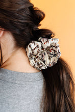 Load image into Gallery viewer, Sweet Pea Jumbo Scrunchie
