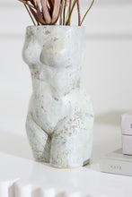 Load image into Gallery viewer, Anora Vase
