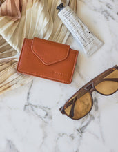 Load image into Gallery viewer, Harmonica Wallet | Cognac Classic Leather
