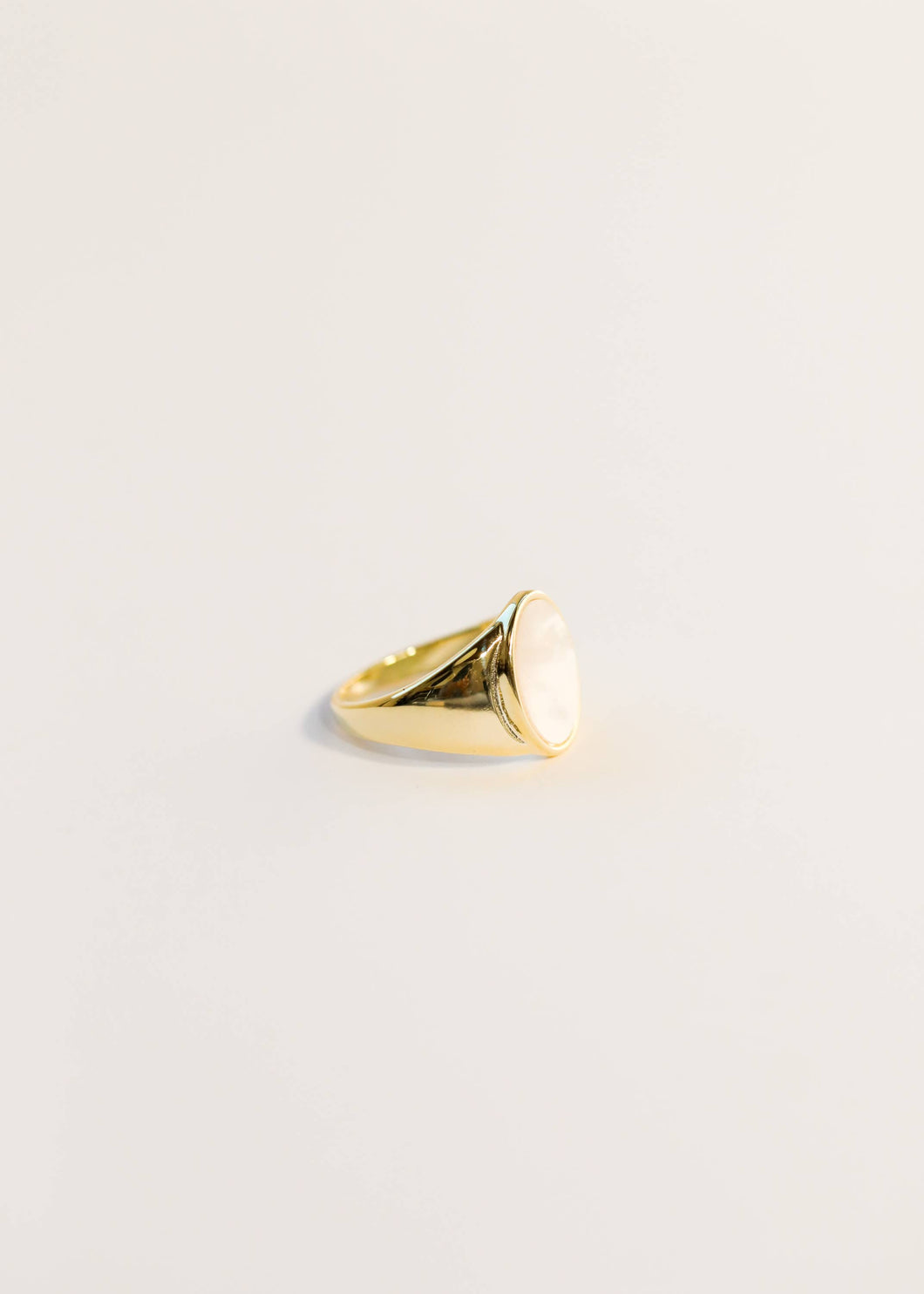 Signet Ring | Mother of Pearl