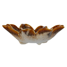 Load image into Gallery viewer, Stoneware Flower Plate

