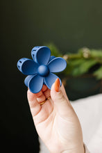 Load image into Gallery viewer, Jumbo Flower Clip l Navy
