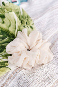 Pearl Jumbo Scrunchie