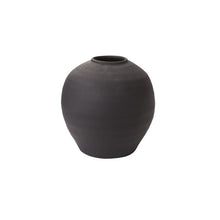 Load image into Gallery viewer, Konos Vase l Black
