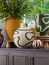 Load image into Gallery viewer, Curvature Vase
