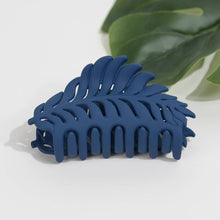 Load image into Gallery viewer, Leaf Claw Clip
