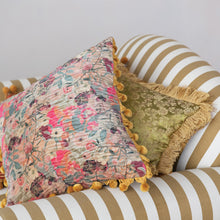 Load image into Gallery viewer, Ellie Printed Flower Pillow
