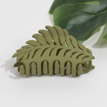 Load image into Gallery viewer, Leaf Claw Clip
