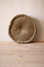 Load image into Gallery viewer, Round Velvet Cushion
